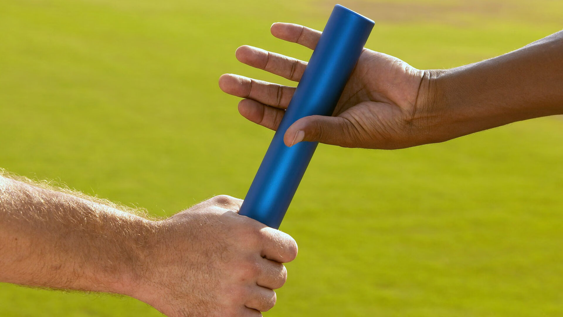 女足比赛关键战役即将打响，球员备战迎战，女足主场